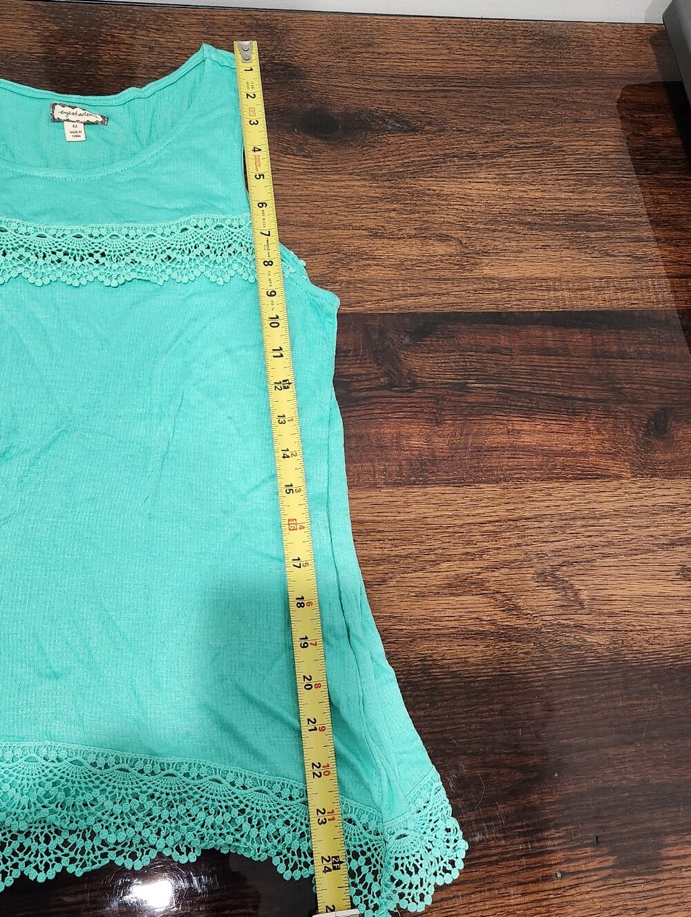 Aqua Eyeshadow Medium Sleeveless Top - Picture 5 of 5